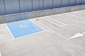 Stationnement gratuit partout pour les handicapés : c’est parti